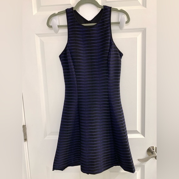 GUESS • Sleeveless Purple Minidress - Picture 2 of 13